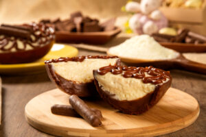 Sobremesas para a Páscoa: Ovo de Chocolate com Pudim de Leite