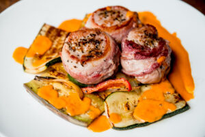 Medalhões de Carne com Bacon ou Abobrinha
