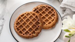 Waffles Integrais de Aveia, Maçã e Canela